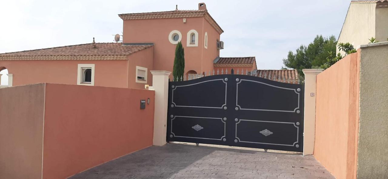 Les Collines D'Ugernum Bed and Breakfast Beaucaire  Eksteriør billede
