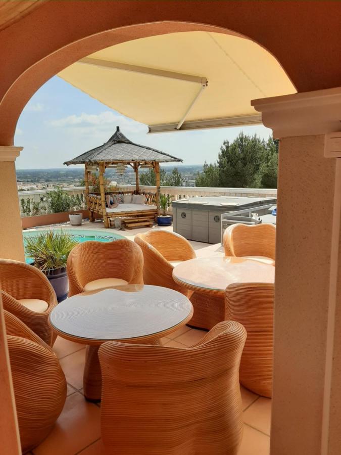Les Collines D'Ugernum Bed and Breakfast Beaucaire  Eksteriør billede